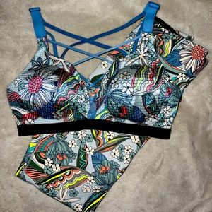 Victoria Sport Workout Set Sports Bra Size 36C/Knockout Leggings Size M Floral